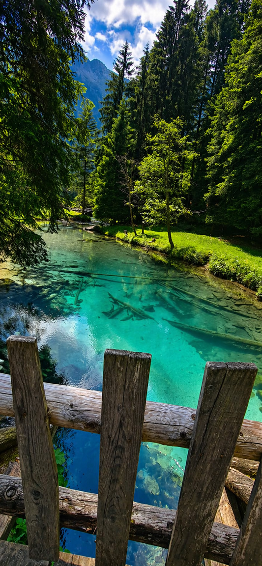 Val Nambrone Acque Cristalline – Collezione Premium di Sfondi Digitali | Dolomiti Italiane